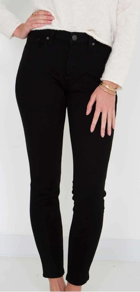 Silver Jeans Curvy High Rise Skinny Jeans for Women in Black - Picture 1 of 12